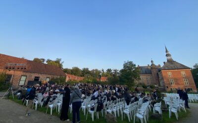 Besuch des Freilichttheaters „A Midsummer Night’s Dream“ am Schloss Gödens